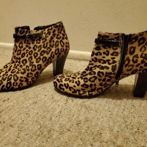 Aerosols cheetah ankle boots, size 8.